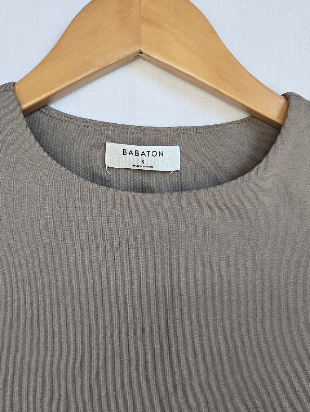 Aritzia Babaton Contour Crew Longsleeve Bodysuit Stone Taupe-Size S - Picture 2 of 5